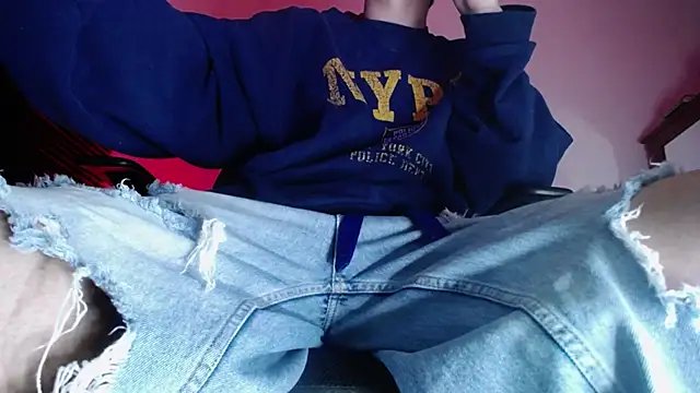 zacwatson  online show from 04/24/26, 11:07