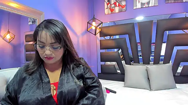 Romina017 online show from 10/19/25, 12:22