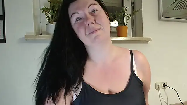 p6w official online show from 09/24/25, 03:32