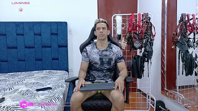 JoseRumbero26 online show from 11/13/25, 12:15