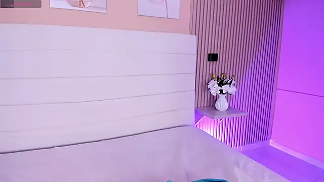 Lilly 2809  online show from 04/08/26, 04:01