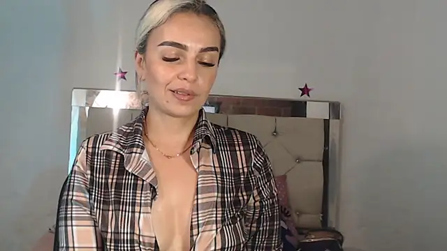 Snapshot of ashley__tylor chatting on 02/23/25, 09:00 ashley tylor online show from 02/23/25, 09:00