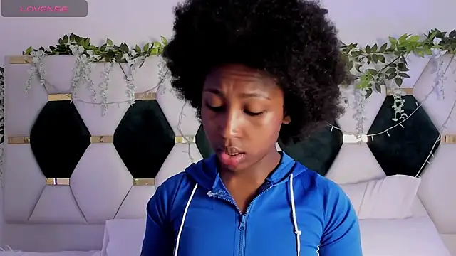 EmmaSanzz  online show from 01/30/25, 11:33