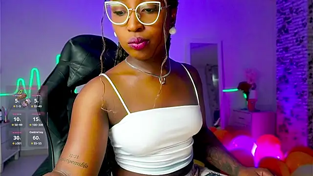 EmmaSanzz  online show from 09/23/25, 11:35