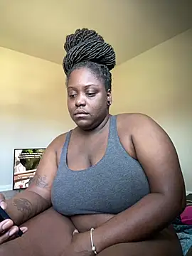 Snapshot of fantasygyal chatting on 07/13/26, 03:04 fantasygyal online show from 07/13/26, 03:04