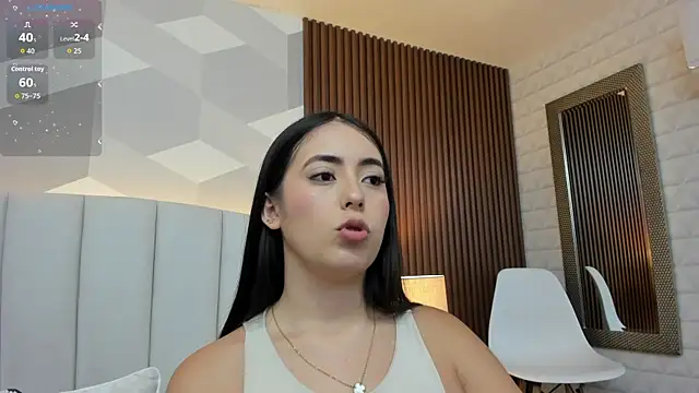 Julietasantos   online show from 10/18/25, 06:30