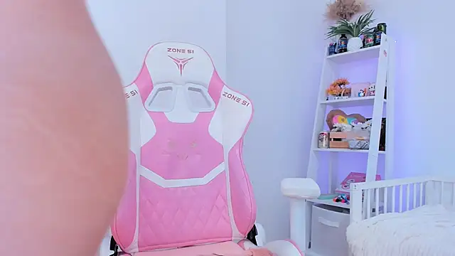 Snapshot of Lily_Young chatting on 03/22/25, 07:15 Lily Young online show from 03/22/25, 07:15