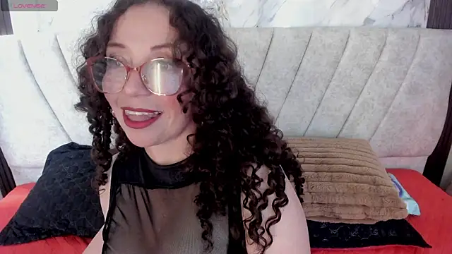 Snapshot of pamela_bell chatting on 05/21/26, 08:05 pamela bell online show from 05/21/26, 08:05