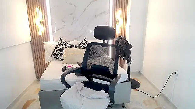 Mariana Rojas online show from 04/09/26, 06:19