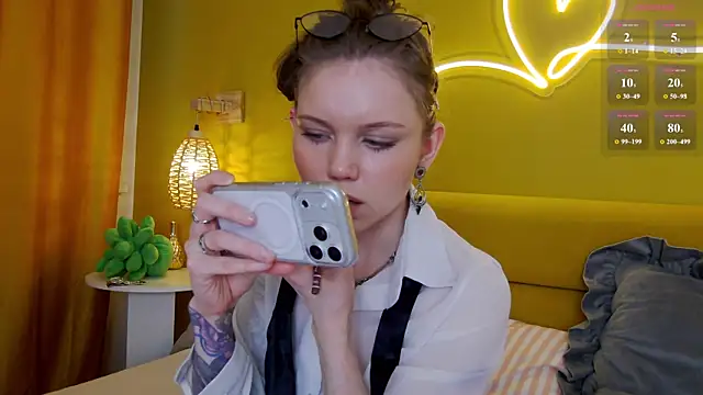 lessysweety online show from 04/10/26, 03:12