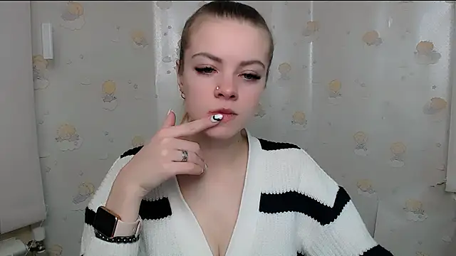 AliceFlirtt  online show from 12/23/24, 08:11