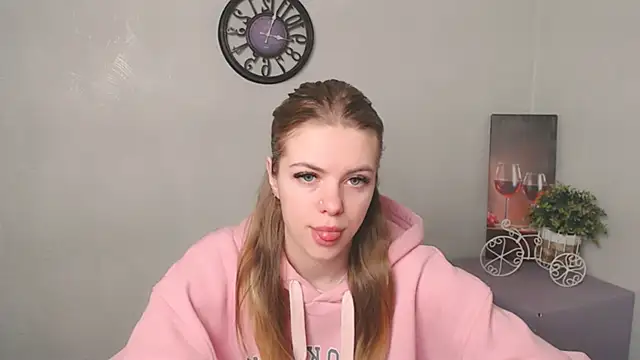 AliceFlirtt  online show from 02/14/25, 07:49