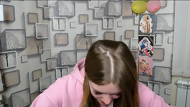 AliceFlirtt  online show from 03/03/25, 08:38