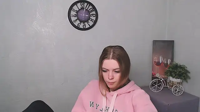 AliceFlirtt  online show from 03/04/25, 08:13