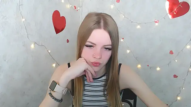 AliceFlirtt  online show from 03/21/25, 06:18