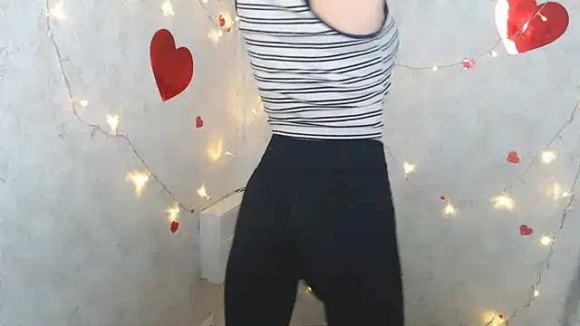 AliceFlirtt  online show from 03/22/25, 09:34