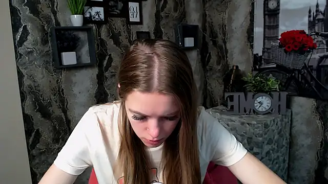 AliceFlirtt  online show from 10/15/25, 07:52