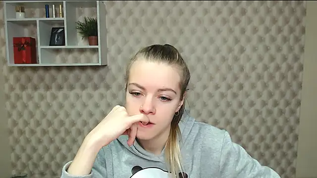 AliceFlirtt  online show from 10/16/25, 08:15