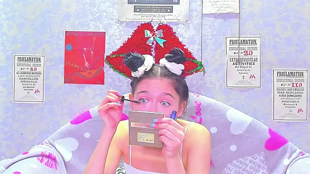 Snapshot of Vanessa_Florence chatting on 12/15/24, 01:13 Vanessa Florence online show from 12/15/24, 01:13