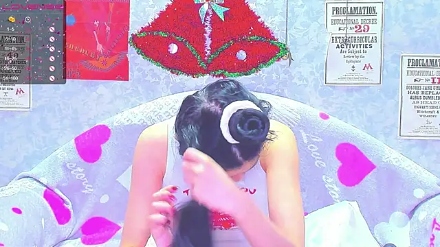 Snapshot of Vanessa_Florence chatting on 12/21/24, 01:26 Vanessa Florence online show from 12/21/24, 01:26
