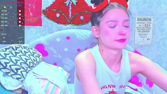 Snapshot of Vanessa_Florence chatting on 01/13/25, 12:51 Vanessa Florence online show from 01/13/25, 12:51