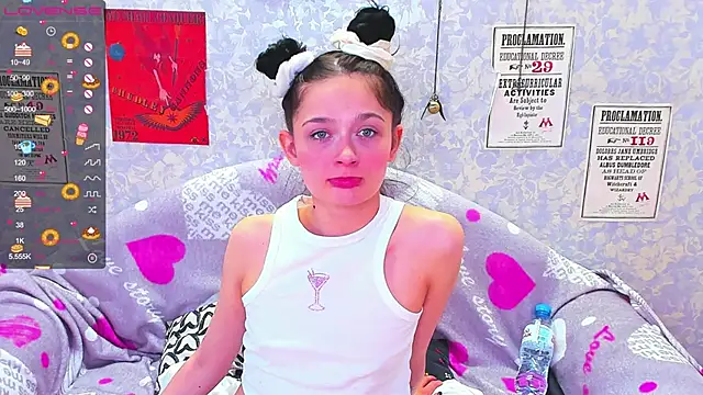 Snapshot of Vanessa_Florence chatting on 02/08/25, 06:22 Vanessa Florence online show from 02/08/25, 06:22