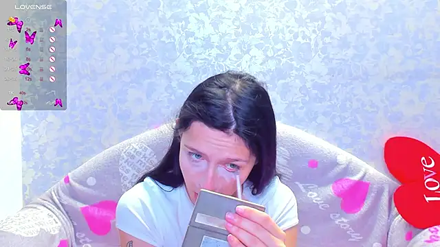 Snapshot of Vanessa_Florence chatting on 10/05/25, 01:15 Vanessa Florence online show from 10/05/25, 01:15