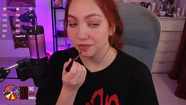 LilyVelvett online show from 10/22/25, 03:51