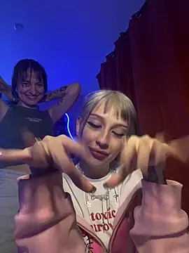 Snapshot of Dooubletroublee chatting on 11/13/25, 11:25 Dooubletroublee online show from 11/13/25, 11:25