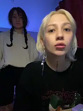 Snapshot of Dooubletroublee chatting on 11/27/25, 11:29 Dooubletroublee online show from 11/27/25, 11:29