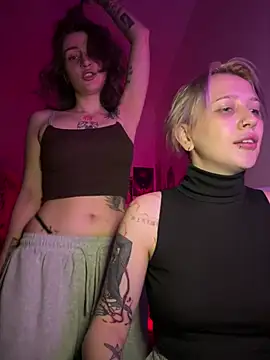 Dooubletroublee online show from 08/02/26, 09:57