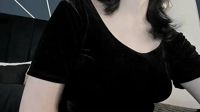 Adeelinee online show from 12/23/24, 07:41