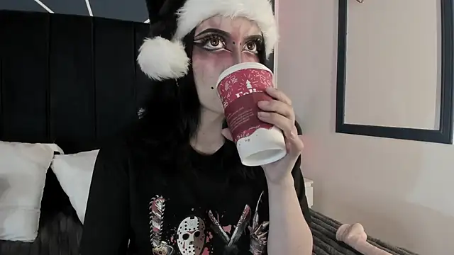 Adeelinee online show from 12/24/24, 09:33