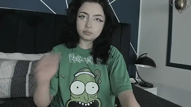 Adeelinee online show from 02/03/25, 10:54