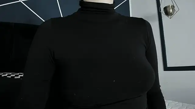 Adeelinee online show from 02/17/25, 07:31