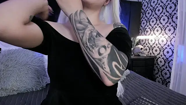 Adeelinee online show from 11/07/25, 07:36