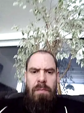 Snapshot of Lost-in-Berlin chatting on 12/14/25, 02:28 Lost-in-Berlin online show from 12/14/25, 02:28