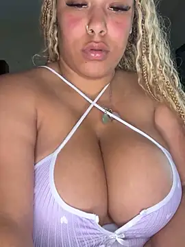 lovelymyah online show from 03/21/25, 12:18