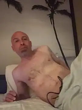 El Gizmo online show from 01/23/25, 03:22