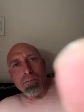 El Gizmo online show from 02/16/25, 02:20