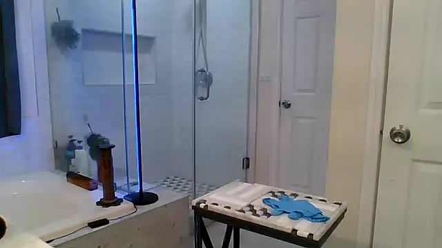 El Gizmo online show from 03/10/26, 04:50