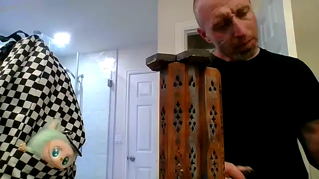 El Gizmo online show from 04/15/26, 07:26