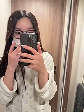 akaneppi  online show from 02/02/25, 12:35