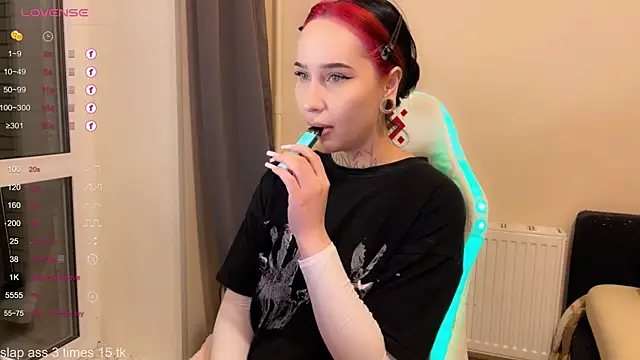 Snapshot of AnastasiaSun chatting on 12/19/25, 11:34 AnastasiaSun online show from 12/19/25, 11:34