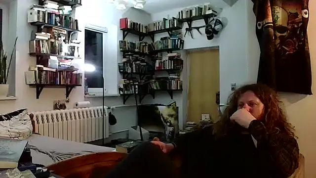 Snapshot of sunr1sa chatting on 01/04/25, 06:40 sunr1sa online show from 01/04/25, 06:40