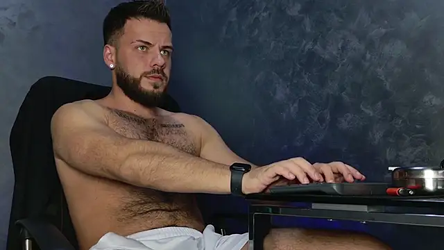 juliusmasters online show from 12/05/25, 07:54