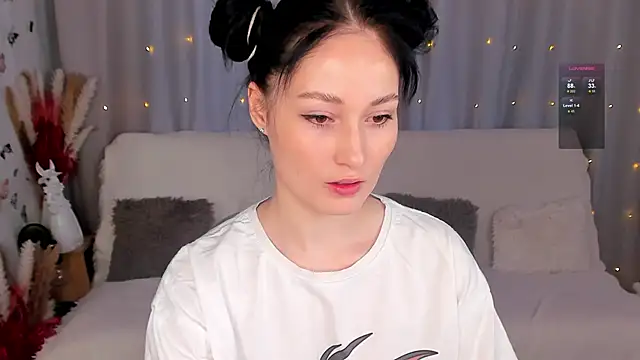 Snapshot of LisaMooore chatting on 02/15/25, 12:22 LisaMooore online show from 02/15/25, 12:22