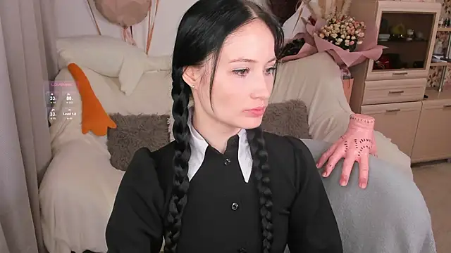 Snapshot of LisaMooore chatting on 11/18/25, 07:29 LisaMooore online show from 11/18/25, 07:29