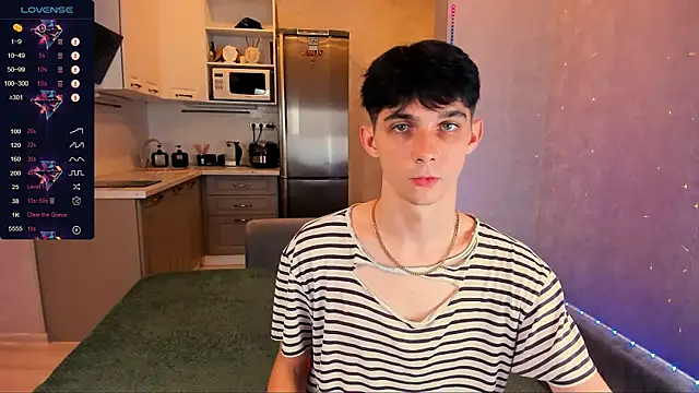 Snapshot of Aaron_Boom chatting on 09/22/25, 12:23 Aaron Boom online show from 09/22/25, 12:23