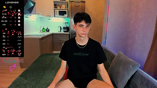 Snapshot of Aaron_Boom chatting on 09/28/25, 07:08 Aaron Boom online show from 09/28/25, 07:08